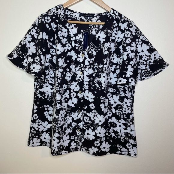 3. NWT Adrienne Vittadini Brown and White Floral Short Sleeve Button Down Blouse - Picture 1 of 8
